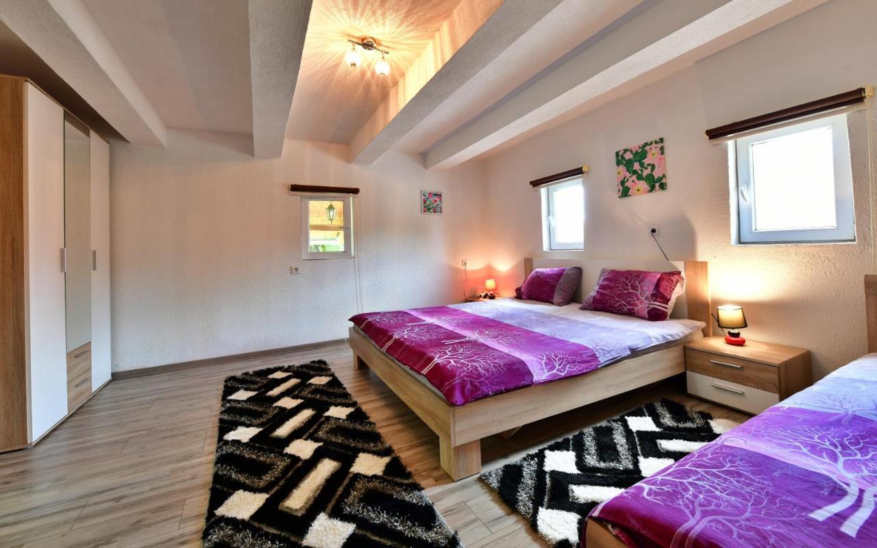 House Luna Rakovica Exterior photo